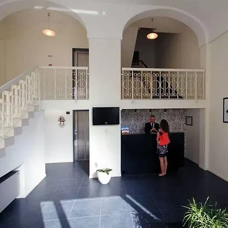 Hr & Hotel 3*