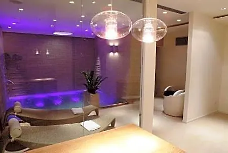 Hotel Hr & 3*
